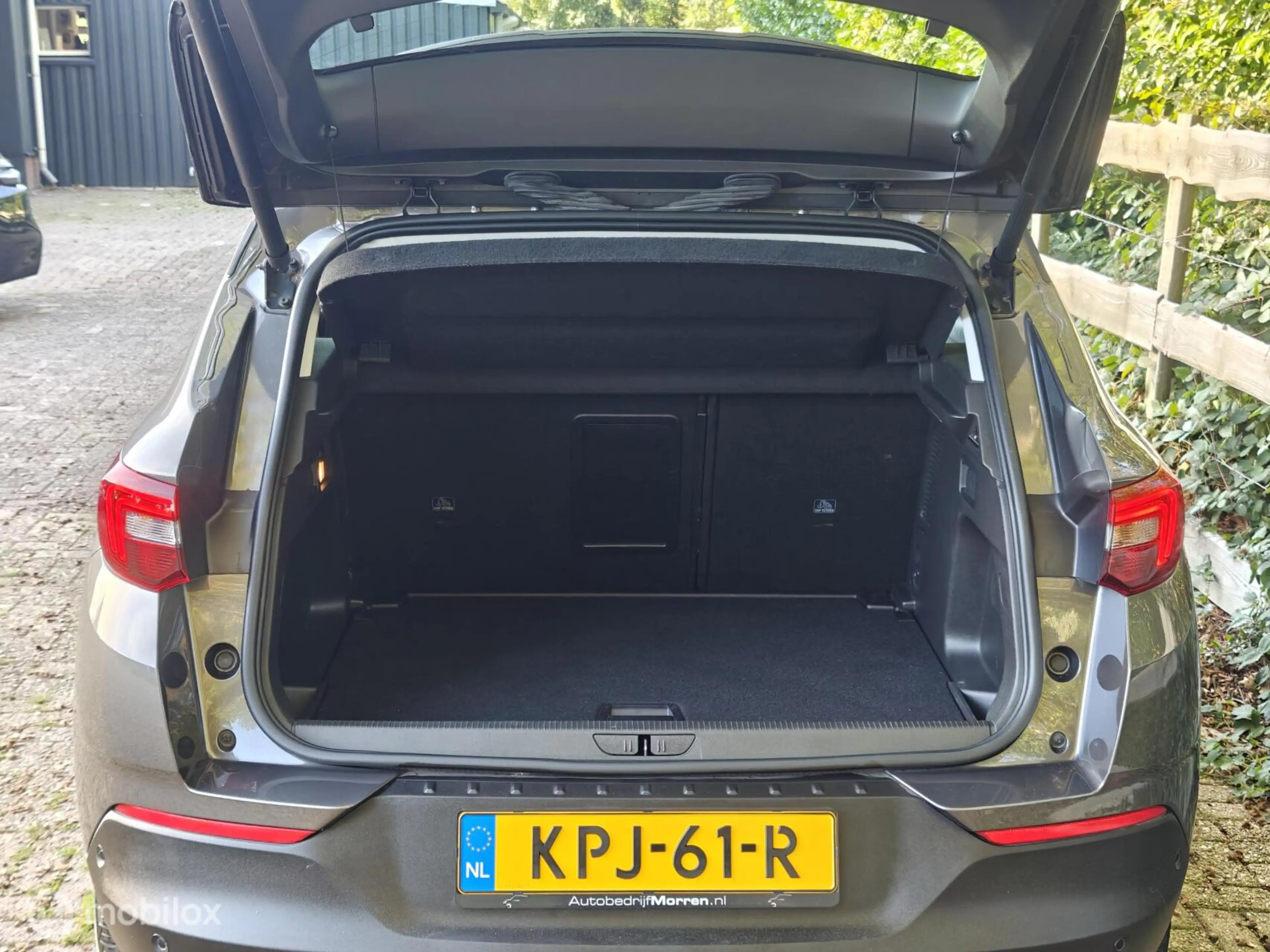 Opel Grandland X 1.2 Turbo Ultimate — photo 32