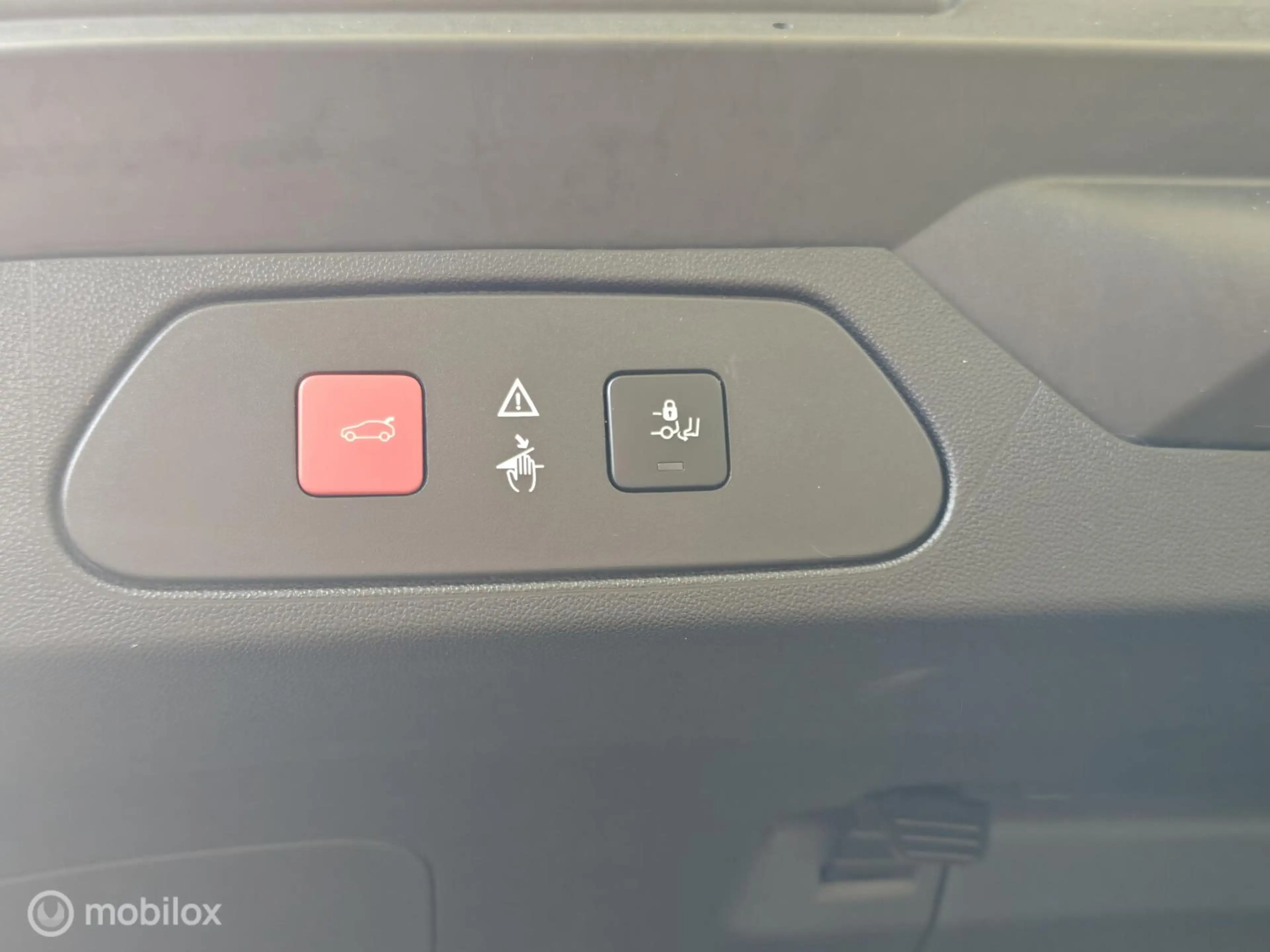 Opel Grandland X 1.2 Turbo Ultimate — photo 34