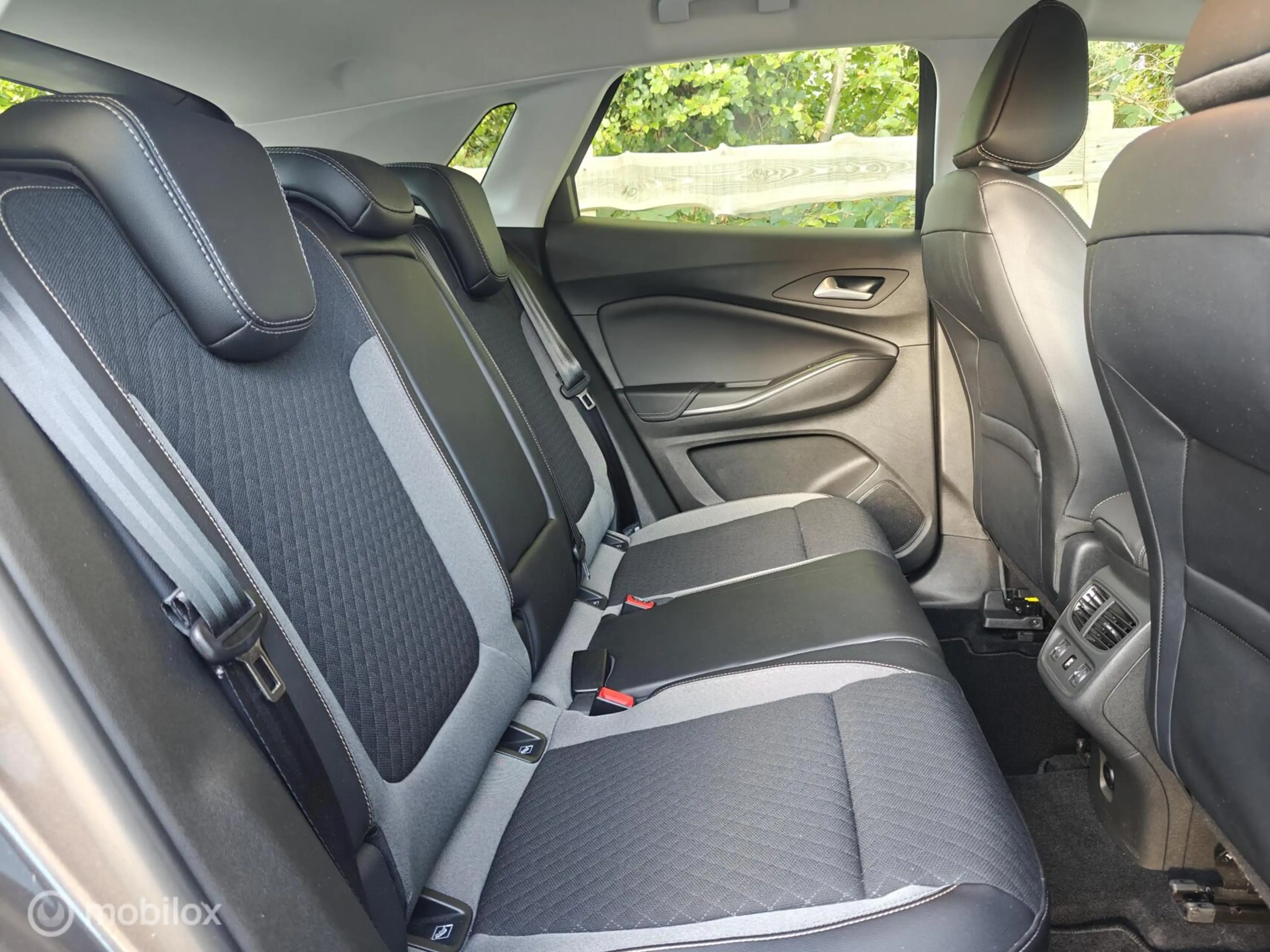 Opel Grandland X 1.2 Turbo Ultimate — photo 29
