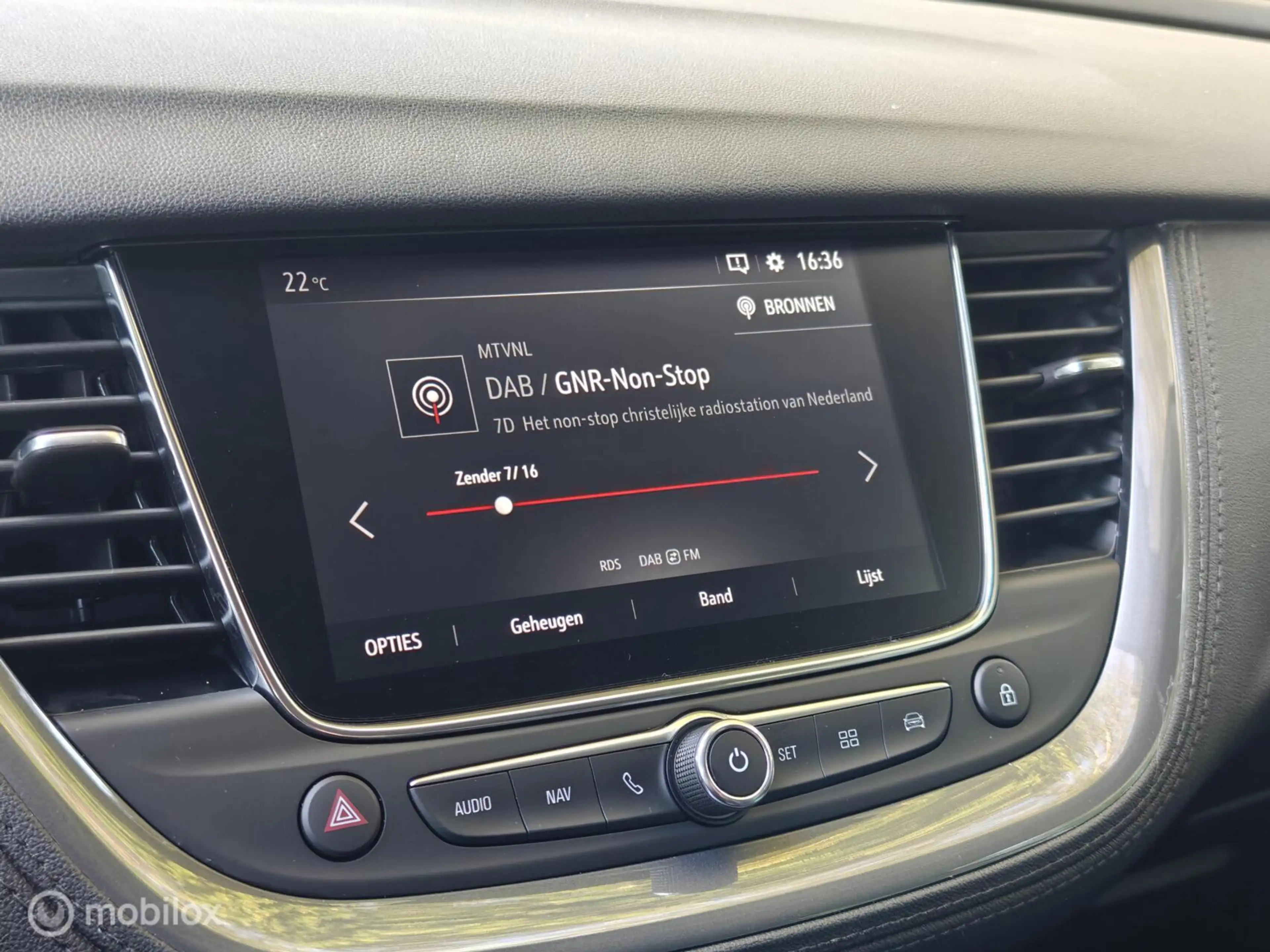 Opel Grandland X 1.2 Turbo Ultimate — photo 21