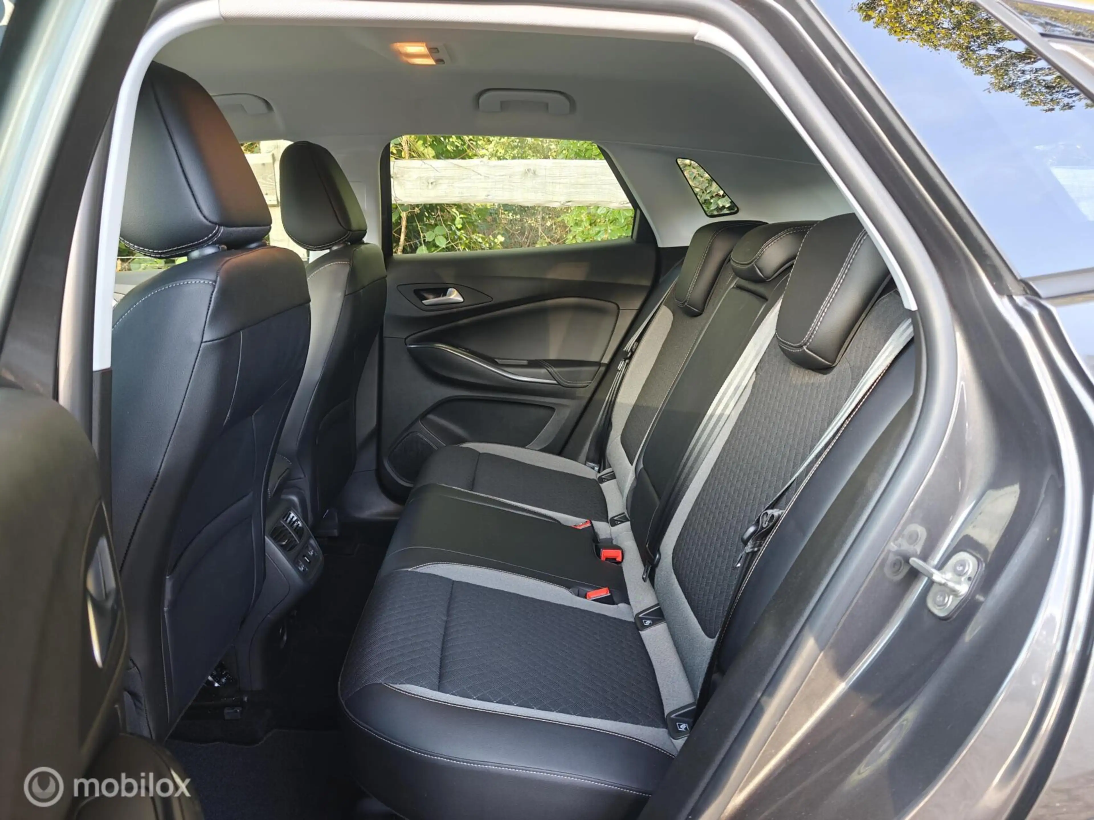 Opel Grandland X 1.2 Turbo Ultimate — photo 27