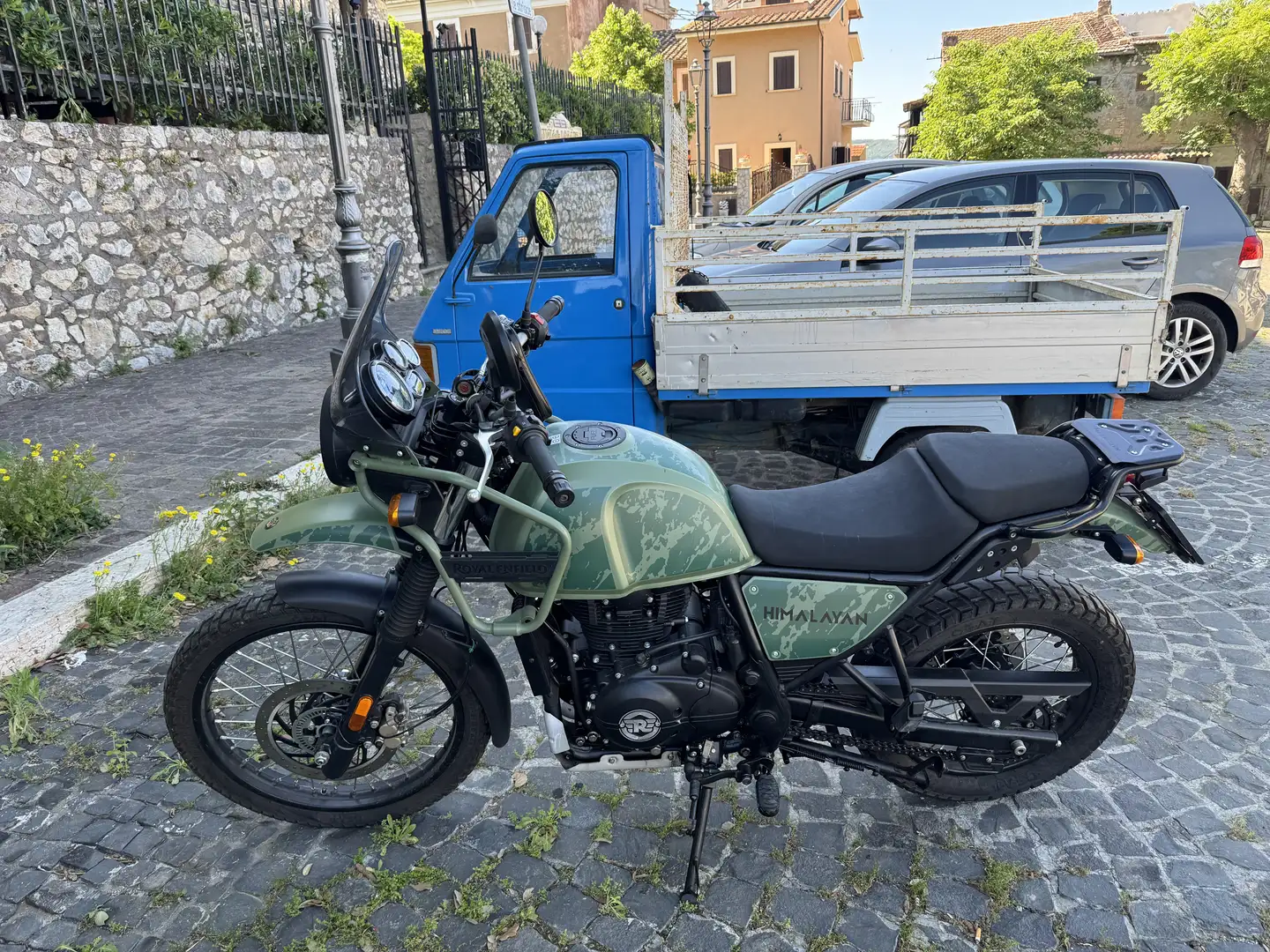 Royal Enfield Himalayan Verde - 2