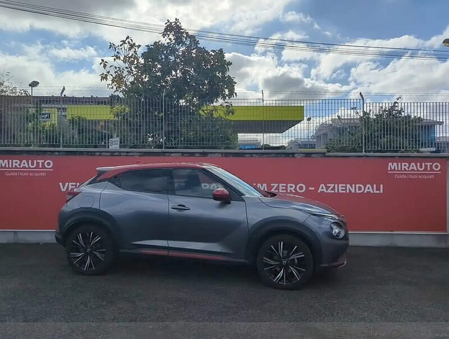Nissan Juke 2ª serie Juke 1.0 DIG-T 114 CV N-Design Grigio - 1