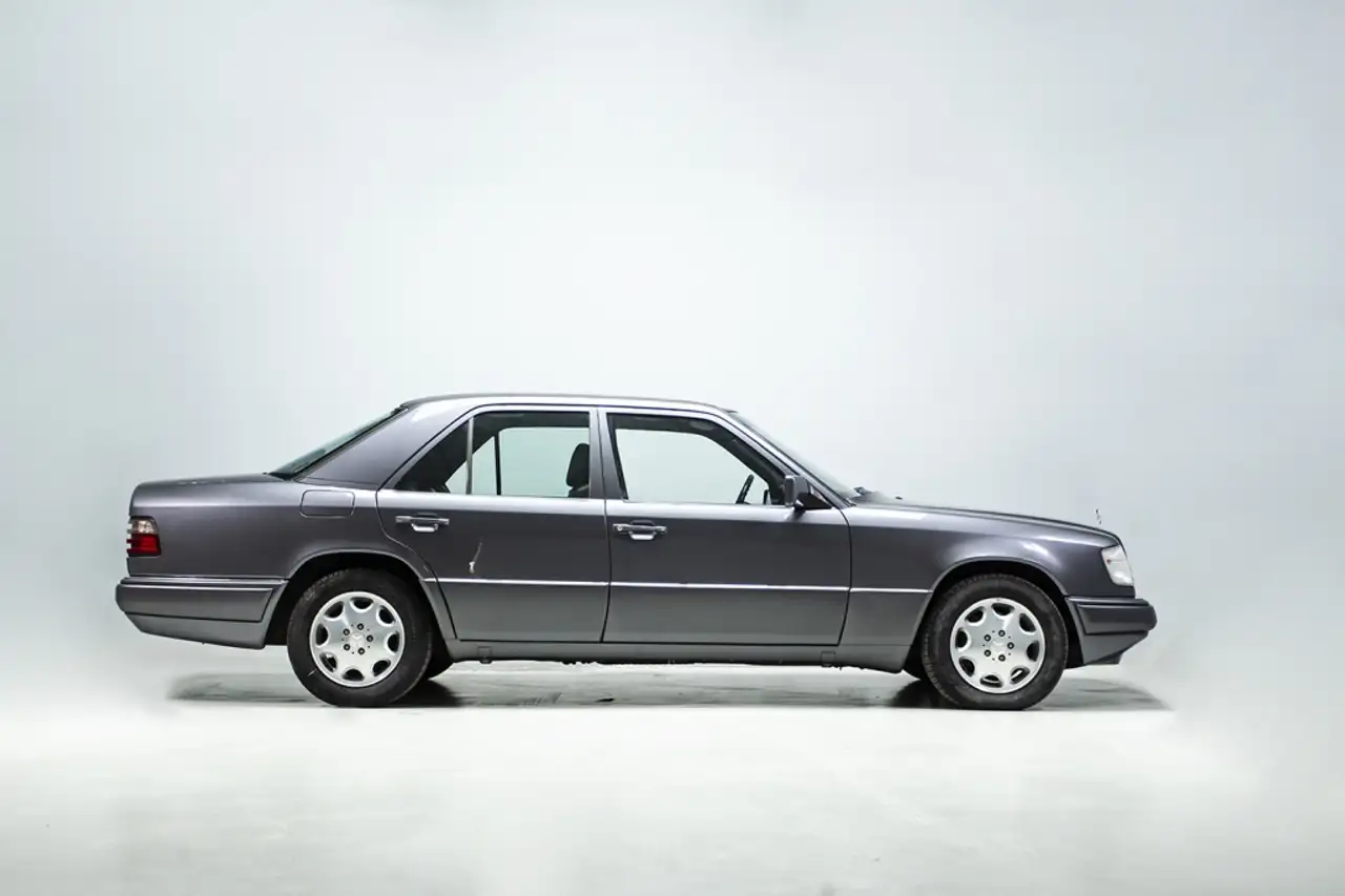 Mercedes-Benz E 320, foto 6