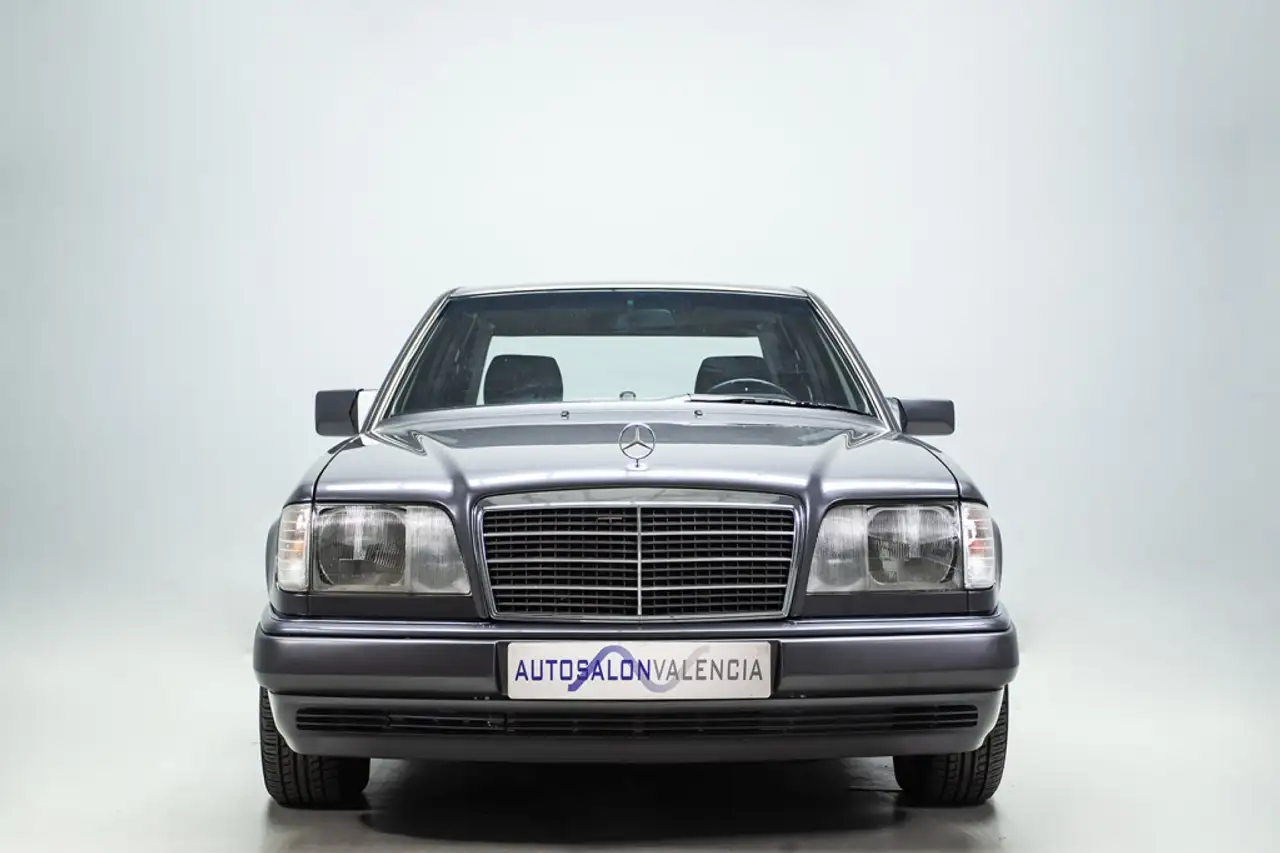 Mercedes-Benz E 320, foto 3