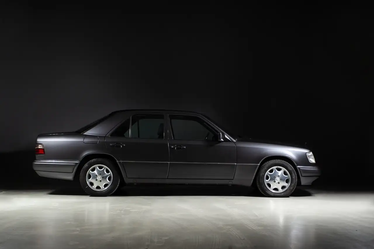 Mercedes-Benz E 320, foto 2