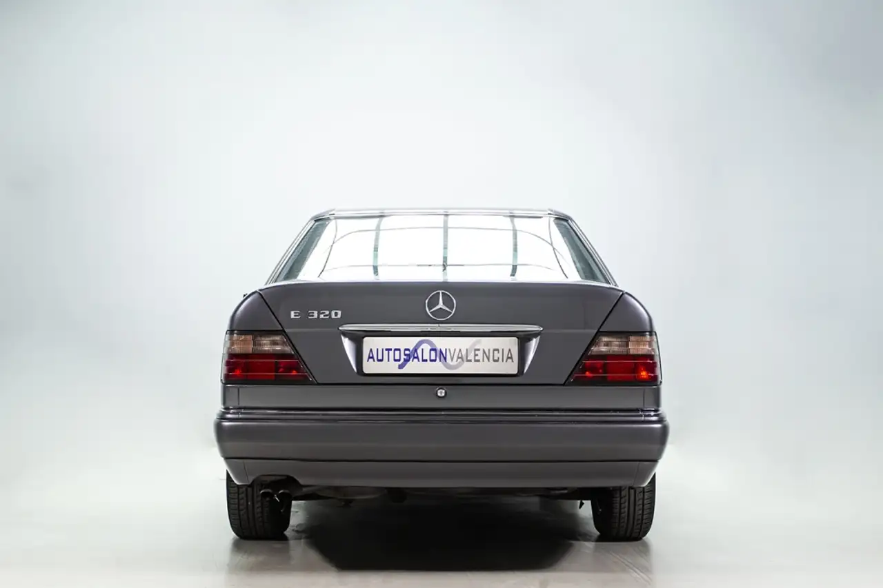Mercedes-Benz E 320, foto 7