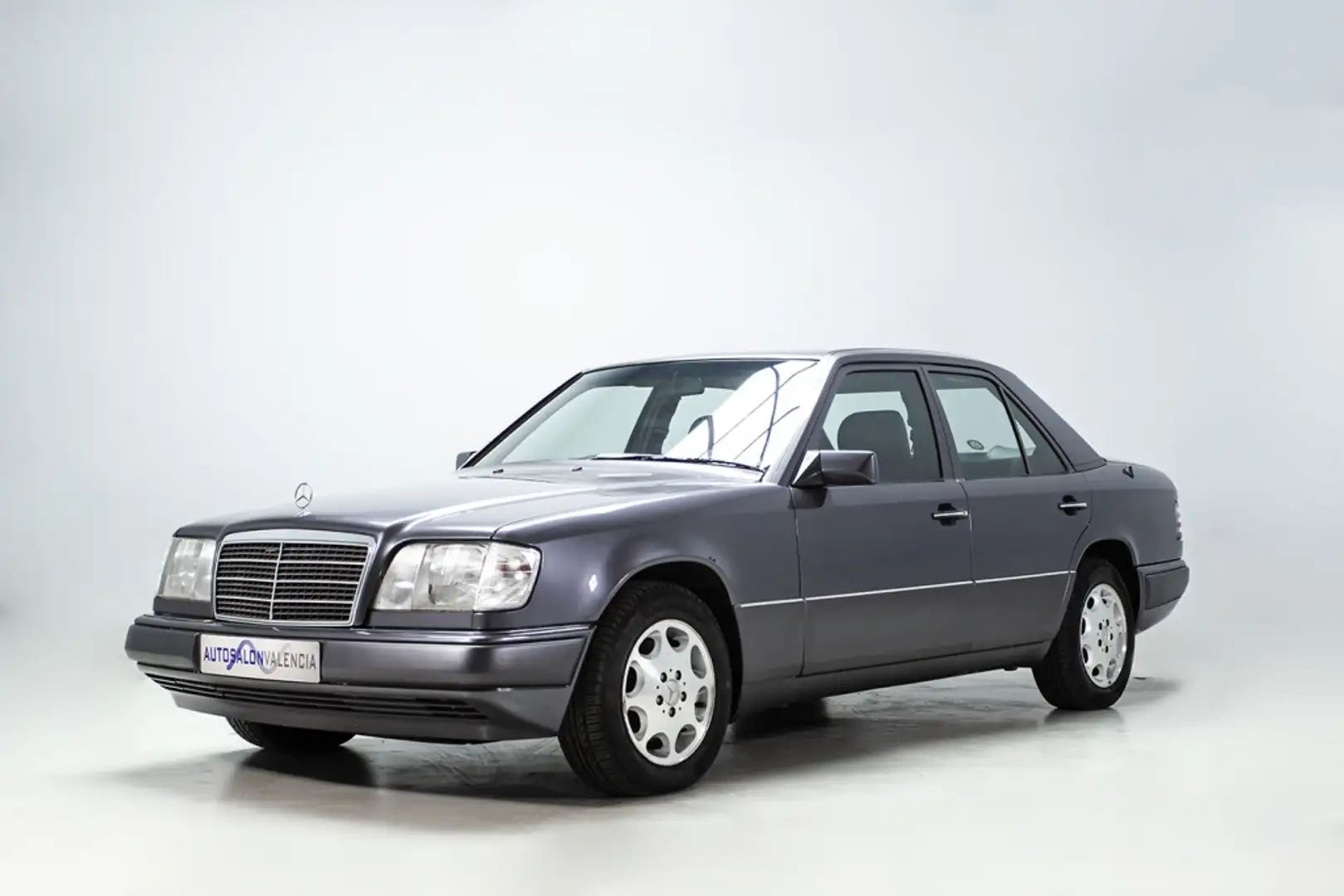 Mercedes-Benz E 320 Grau - 1