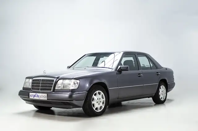 Mercedes-Benz E 320