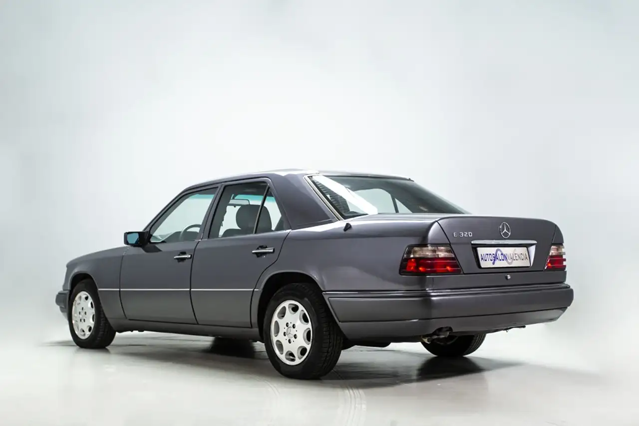 Mercedes-Benz E 320, foto 8