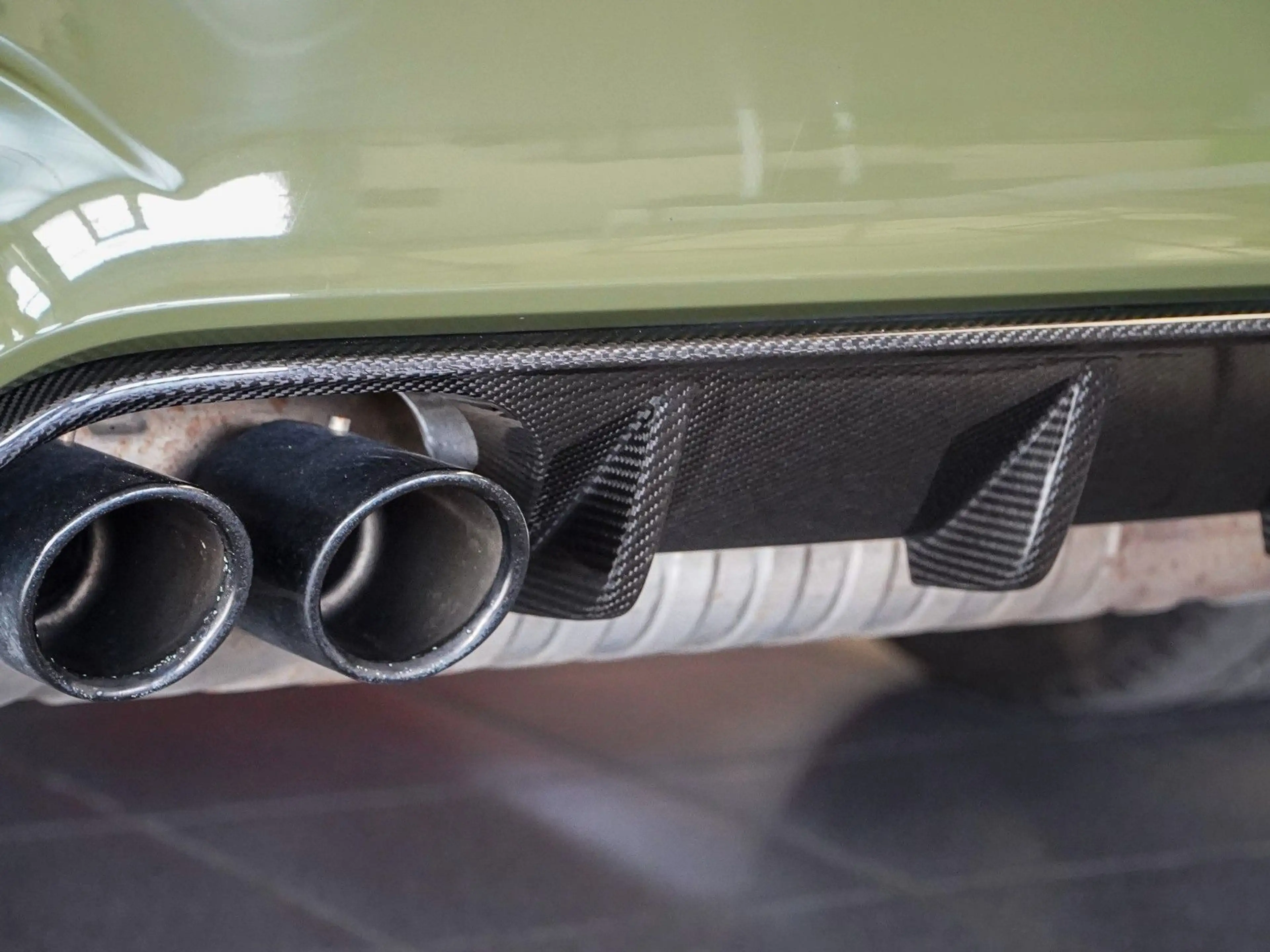 BMW M4 Competition Coupe Individual 1/3 Urban green — photo 6