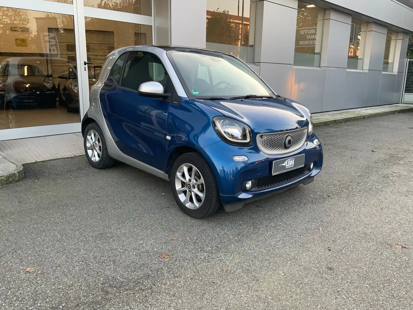 smart forTwo 0.9 t Passion 90cv Twinamic Tetto panoramico Blu/Azzurro - 2