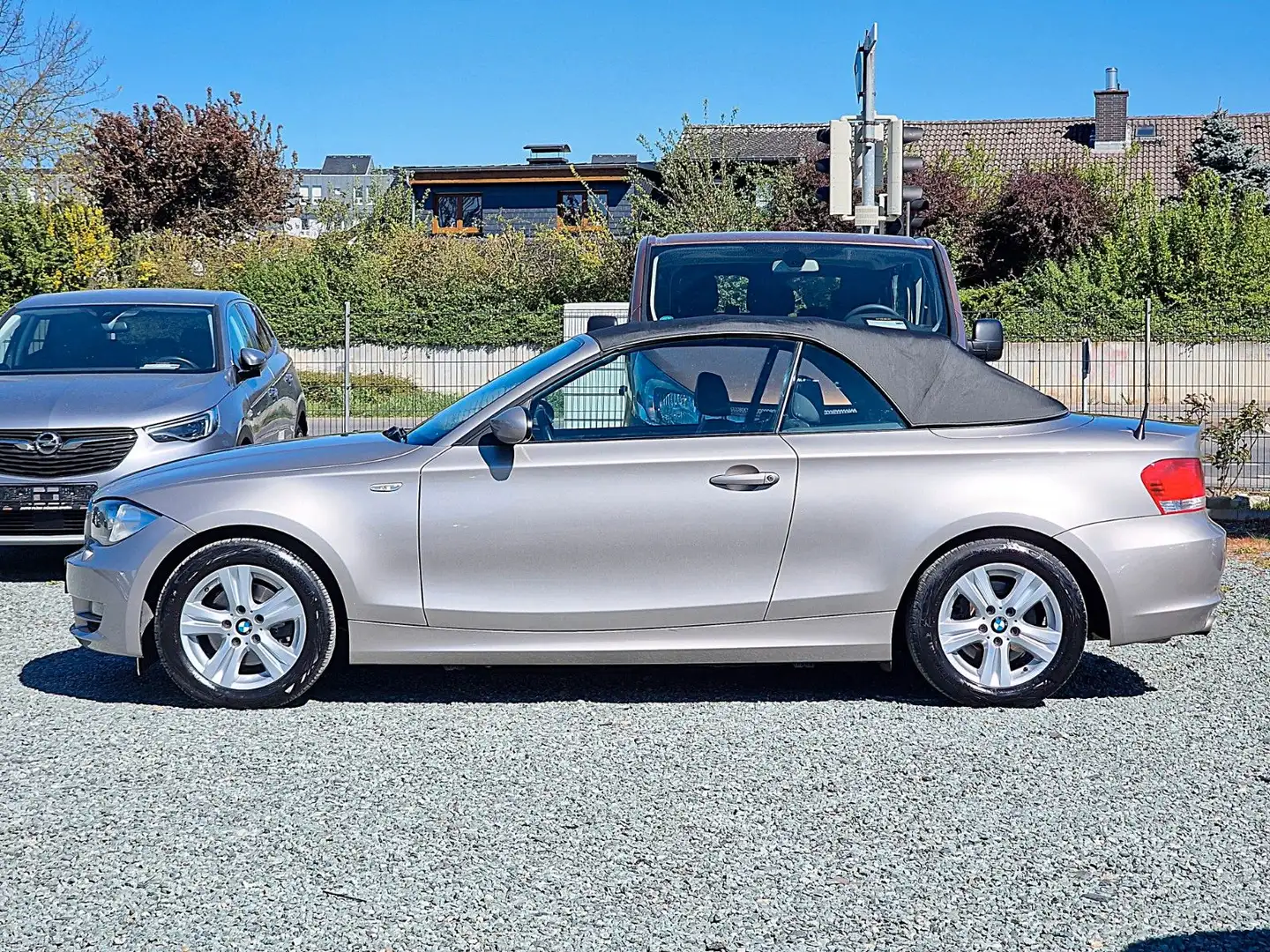 BMW 120 i Cabrio (1.HAND/73TKM/LEDER/SHZ/PDC/XENON) Argent - 1