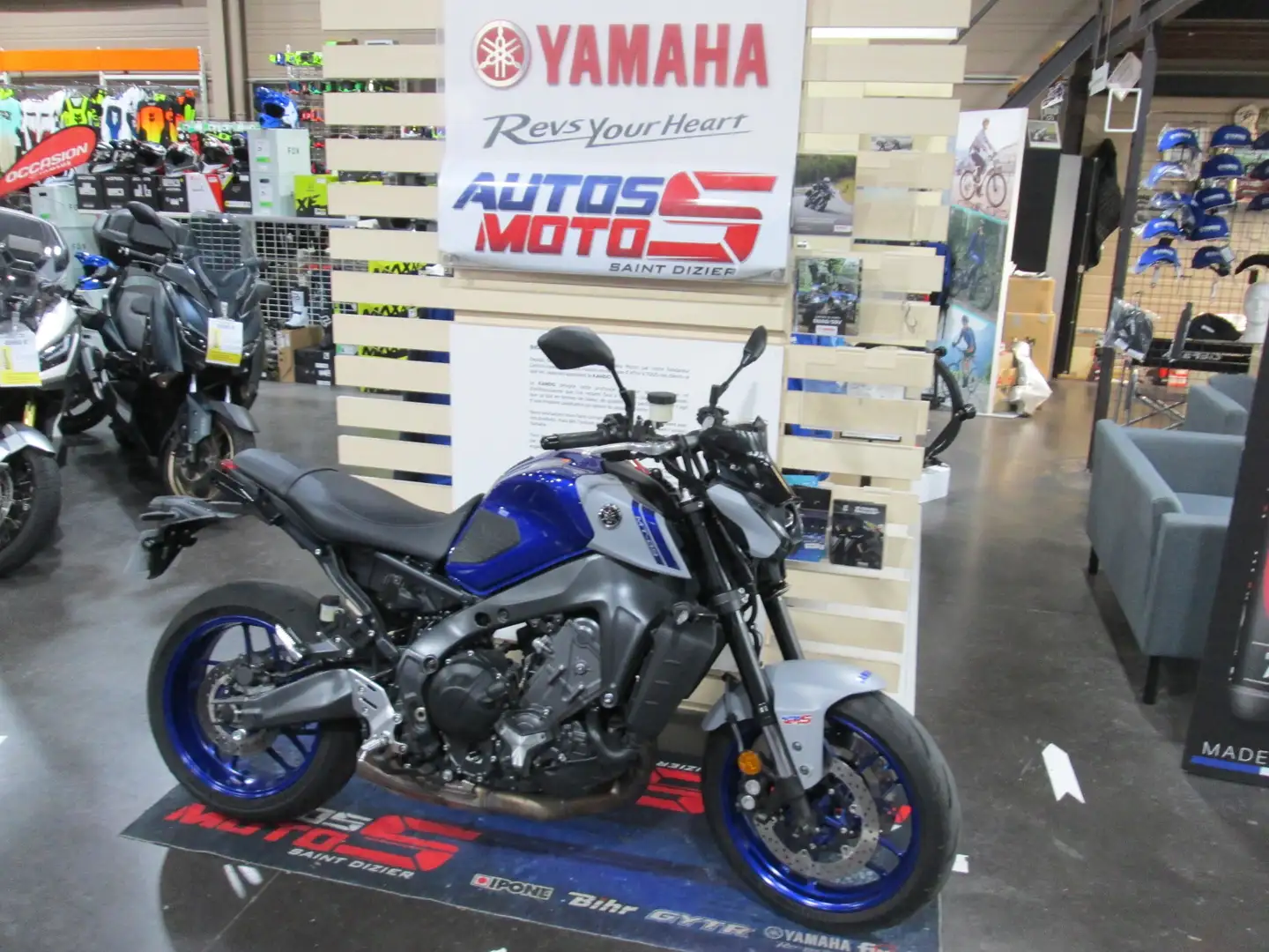 Yamaha MT-09 Bleu - 1