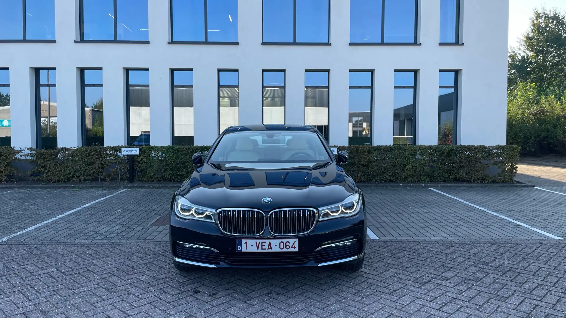 BMW 730 BMW serie 730d Noir - 2