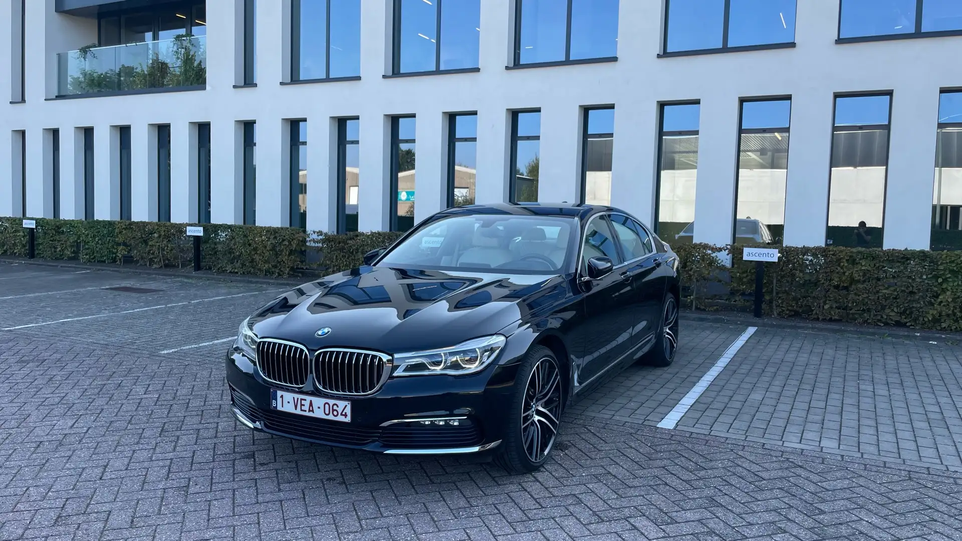 BMW 730 BMW serie 730d Noir - 1