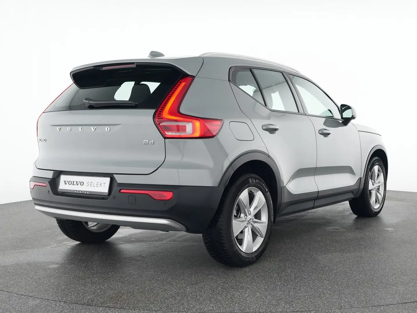 Volvo XC40 B4 Benzin Geartronic Core 18"+AHK+WINTER Grau - 2