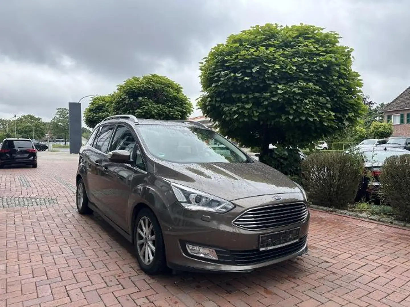 Ford Grand C-Max 1.5 Titanium Xenon Navi Temp AHK R.Cam Braun - 2