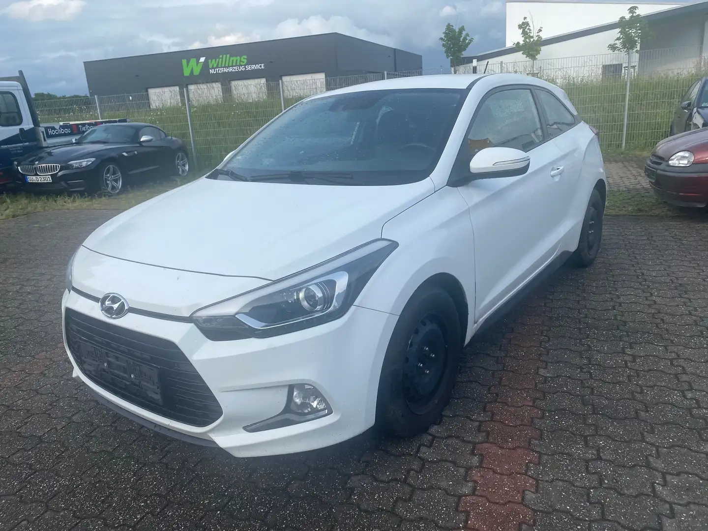 Hyundai i20 blue Trend Bílá - 2