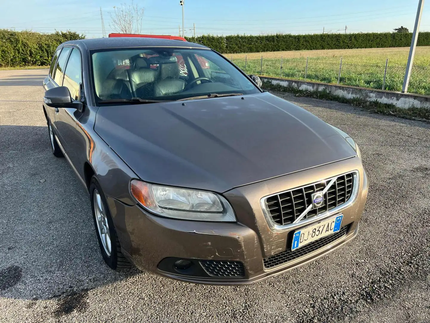 Volvo V70 2.4 D Kinetic Bronzo - 2