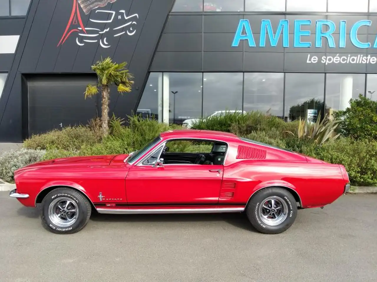 Ford Mustang 390 GT FASTBACK, foto 2