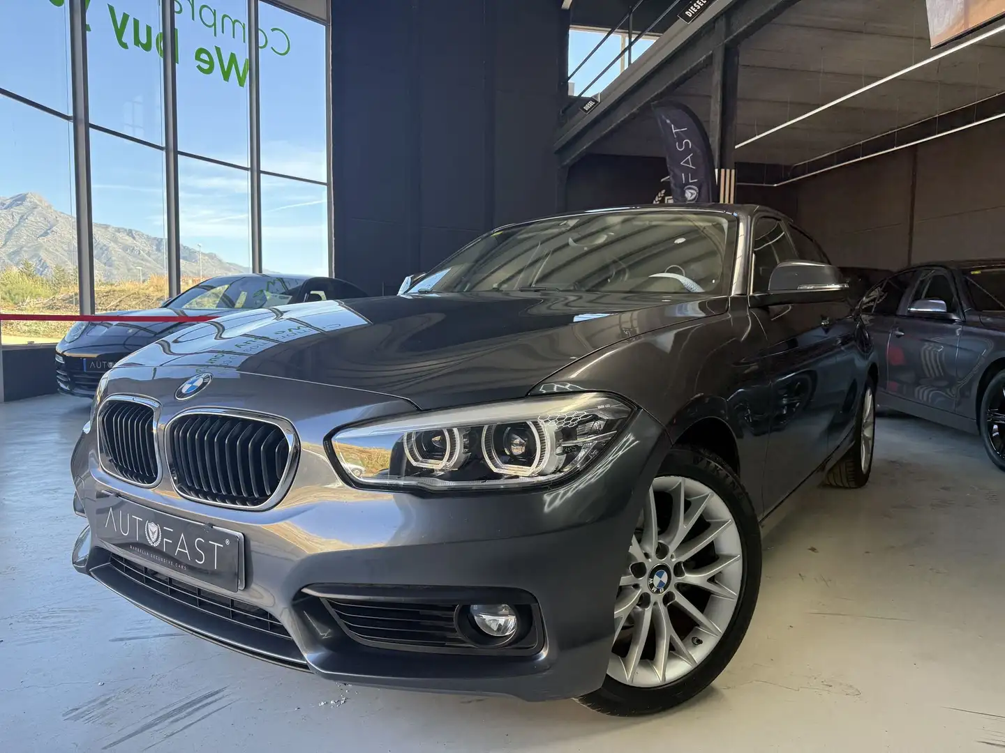 BMW 118 118dA Gris - 1