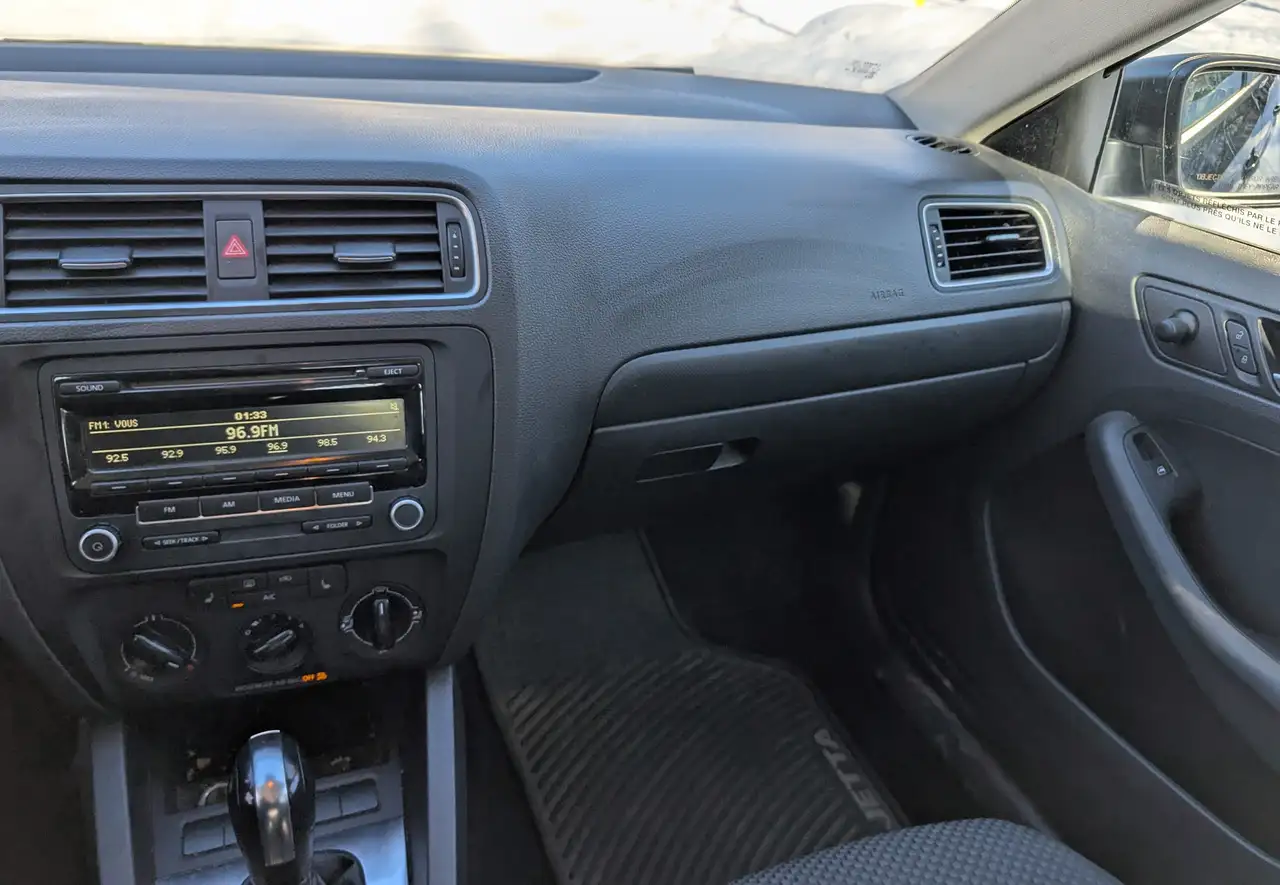 Volkswagen Jetta снимка Volkswagen Jetta