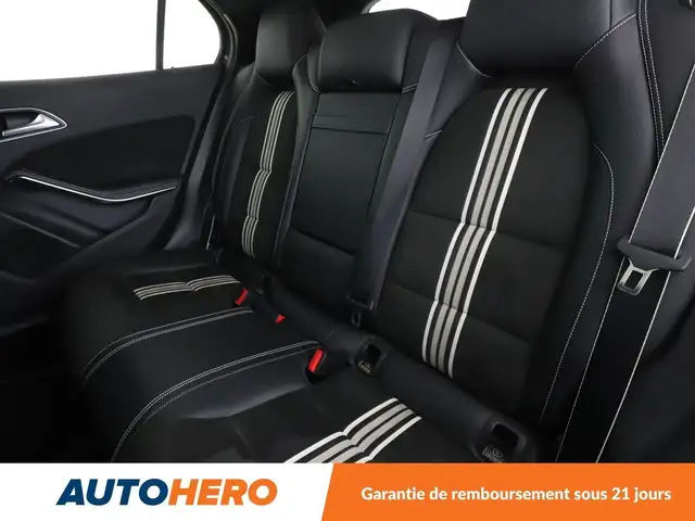 Mercedes-Benz GLA view 14