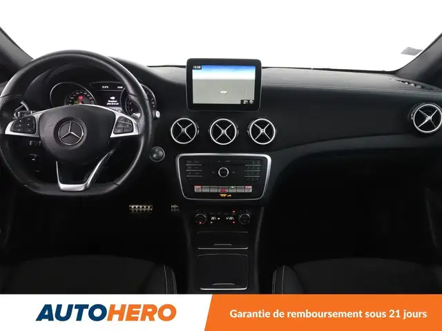 Mercedes-Benz GLA view 12