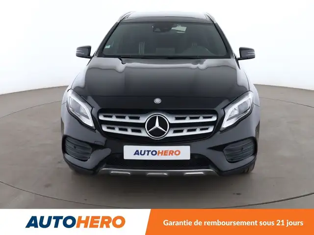 Mercedes-Benz GLA view 9