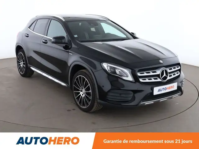 Mercedes-Benz GLA view 8