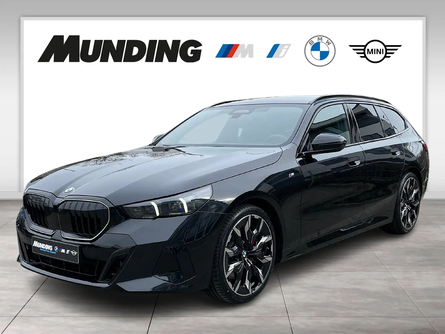 BMW 540 d xDrive A Touring M-Sport AHK|Navi|HUD|DAB|MFL|PD Černá - 1