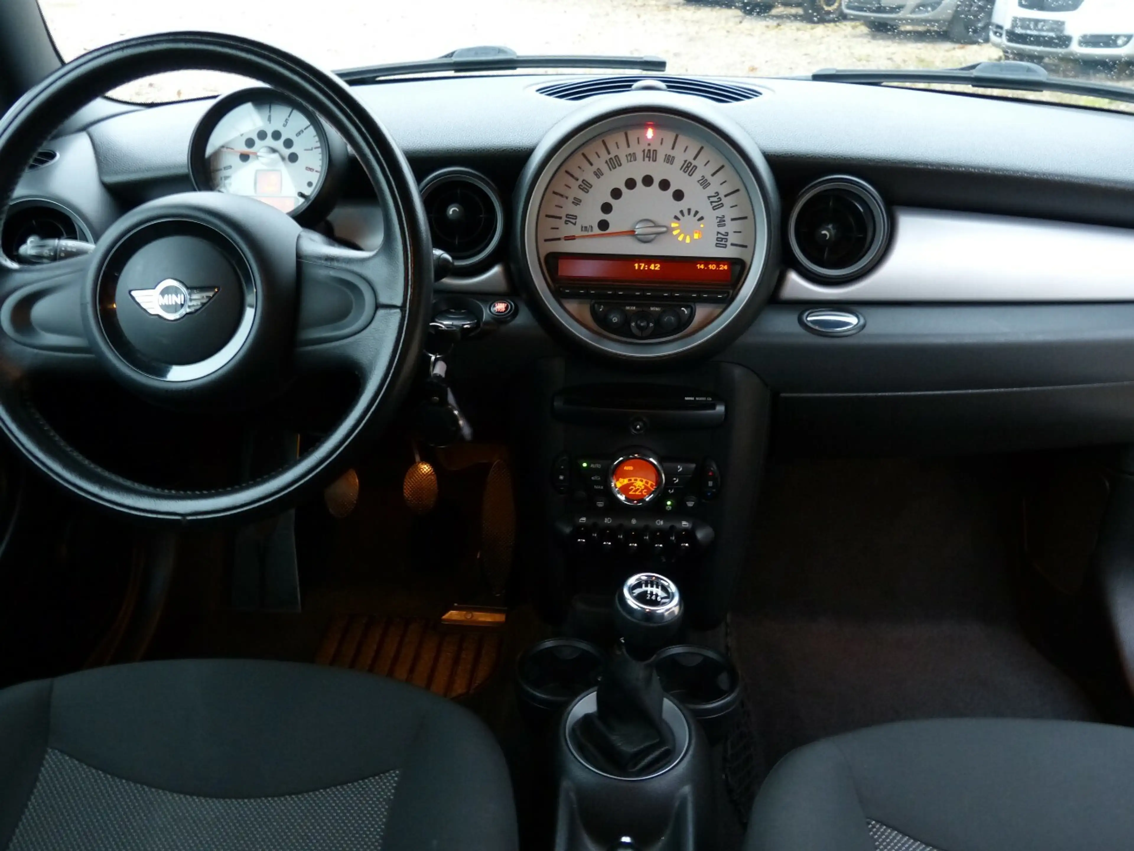 MINI Cooper Clubman 1.6 [KLIMAAUTOMATIK/AHK/1. HAND] — photo 14
