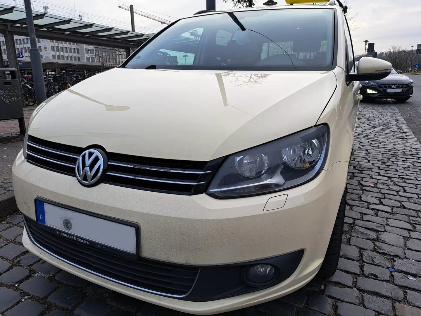 Volkswagen Touran Touran als Taxi 7-Sitzer Gelb - 1