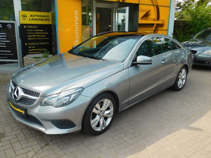 Mercedes-Benz E 200 Coupé E 200 Automatik+Leder+Navi — photo 2