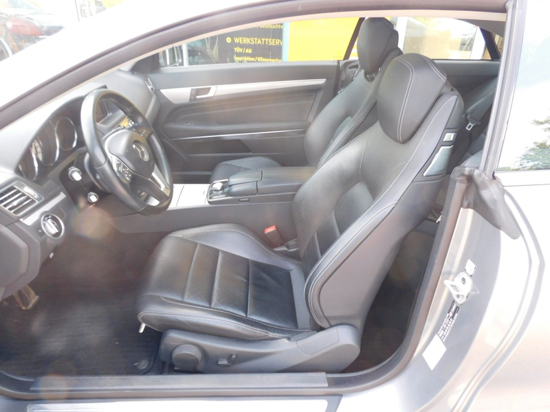 Mercedes-Benz E 200 Coupé E 200 Automatik+Leder+Navi — photo 8