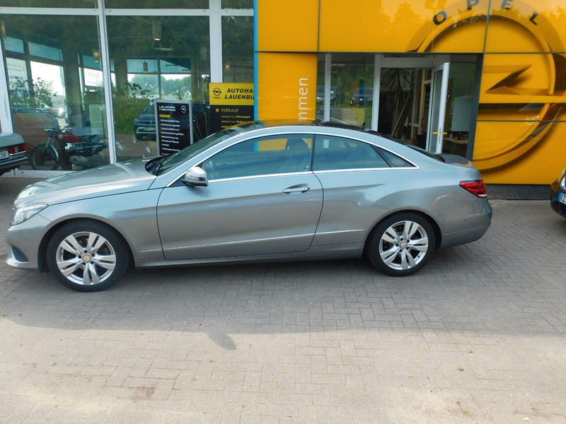 Mercedes-Benz E 200 Coupé E 200 Automatik+Leder+Navi — photo 3