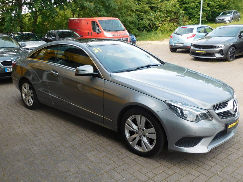 Mercedes-Benz E 200 Coupé E 200 Automatik+Leder+Navi — photo 7