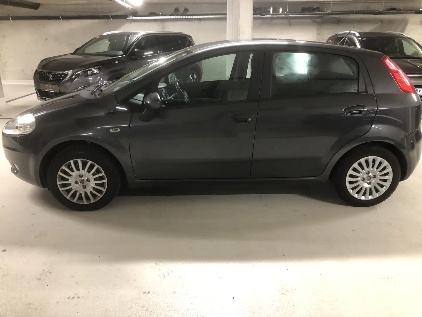 Fiat Grande Punto 1,2 Actual Gris - 1