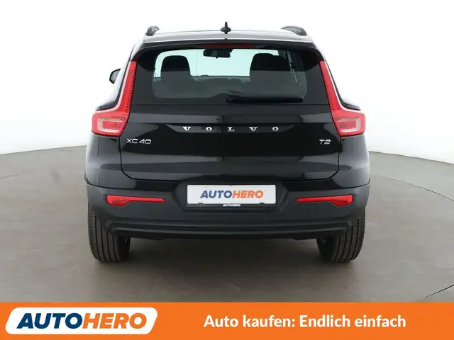 Volvo XC40 view 5