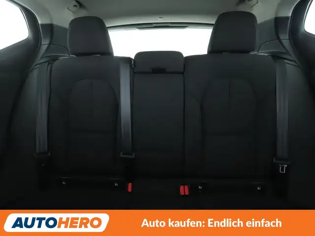 Volvo XC40 view 15