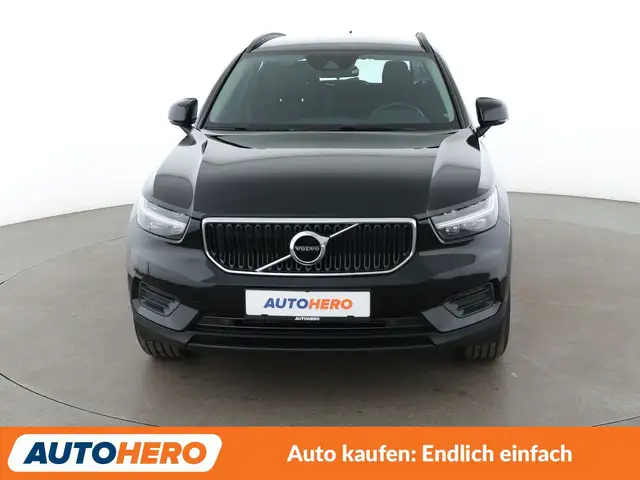 Volvo XC40 view 9