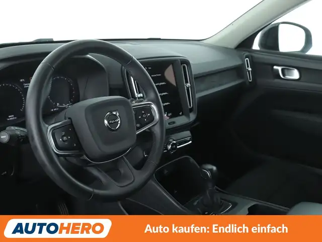 Volvo XC40 view 11