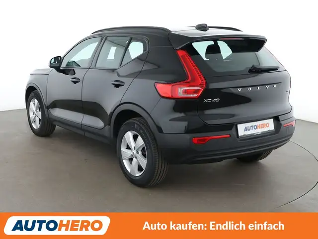 Volvo XC40 view 4