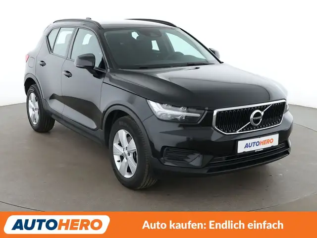 Volvo XC40 view 8
