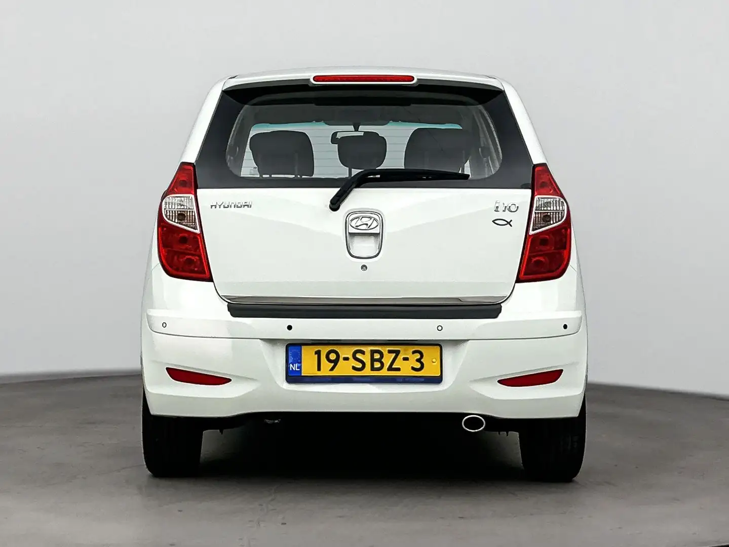 Hyundai i10 1.2 i-MOTION COOL | AIRCO | ELEKTRISCHE RAMEN | 15 Blanco - 2