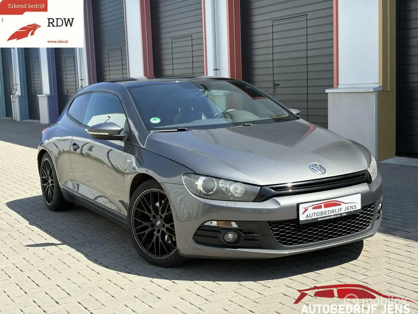 Volkswagen Scirocco 2.0 TSI Highline Plus Grijs - 1