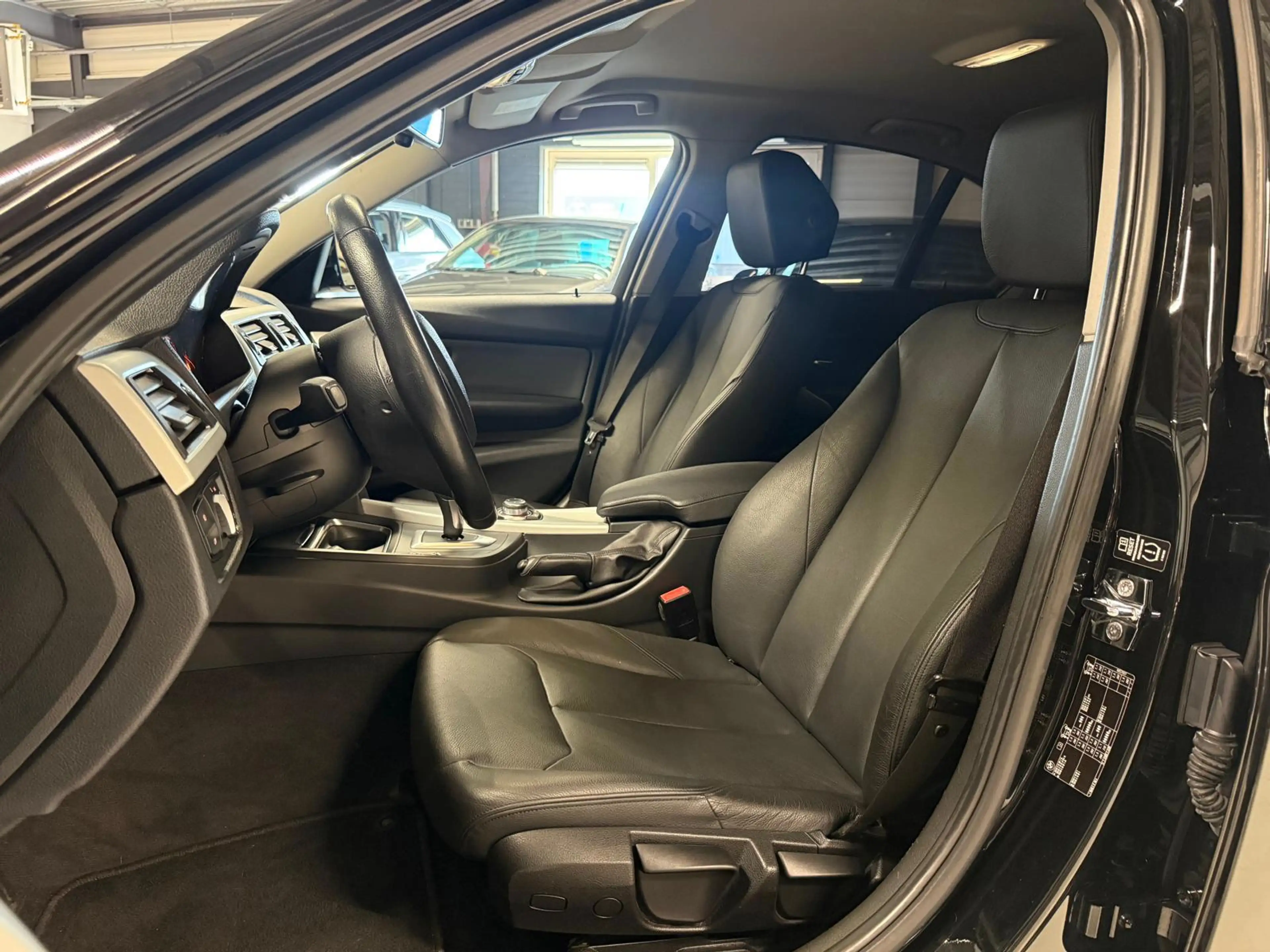 BMW 335 3-serie 335i 306PK! Automaat|Navigatie!! — photo 10
