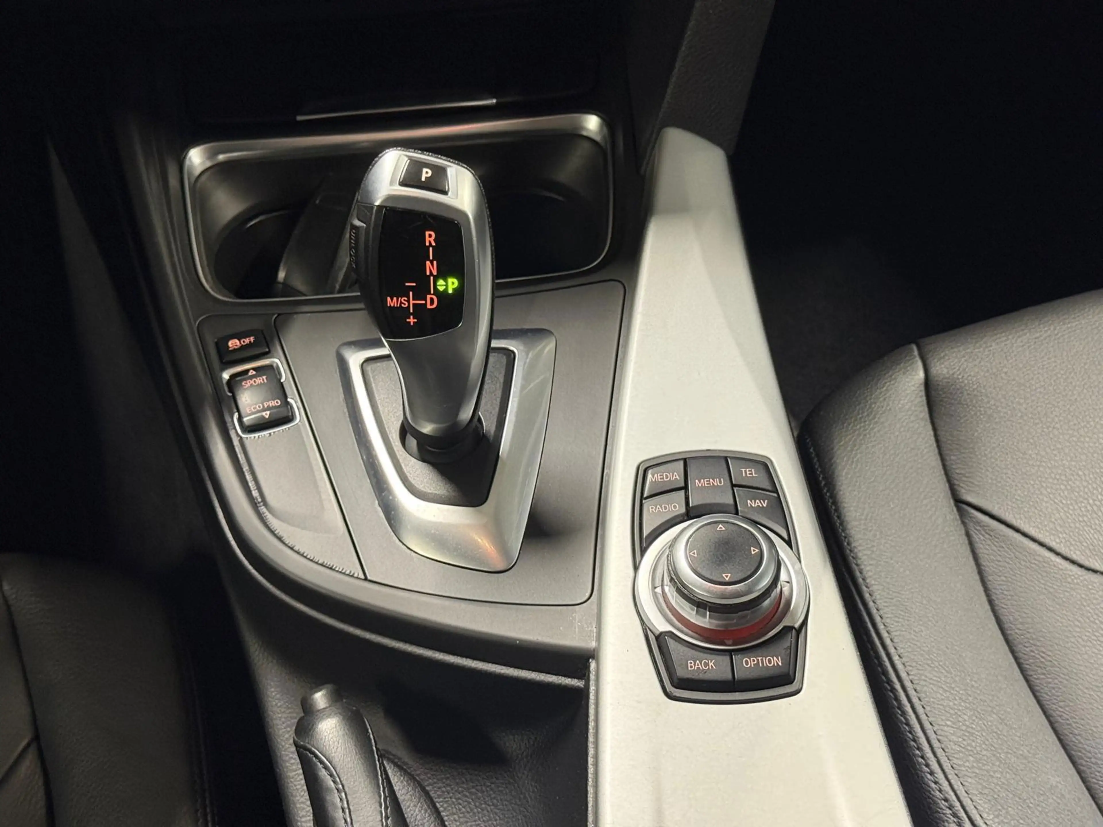 BMW 335 3-serie 335i 306PK! Automaat|Navigatie!! — photo 15