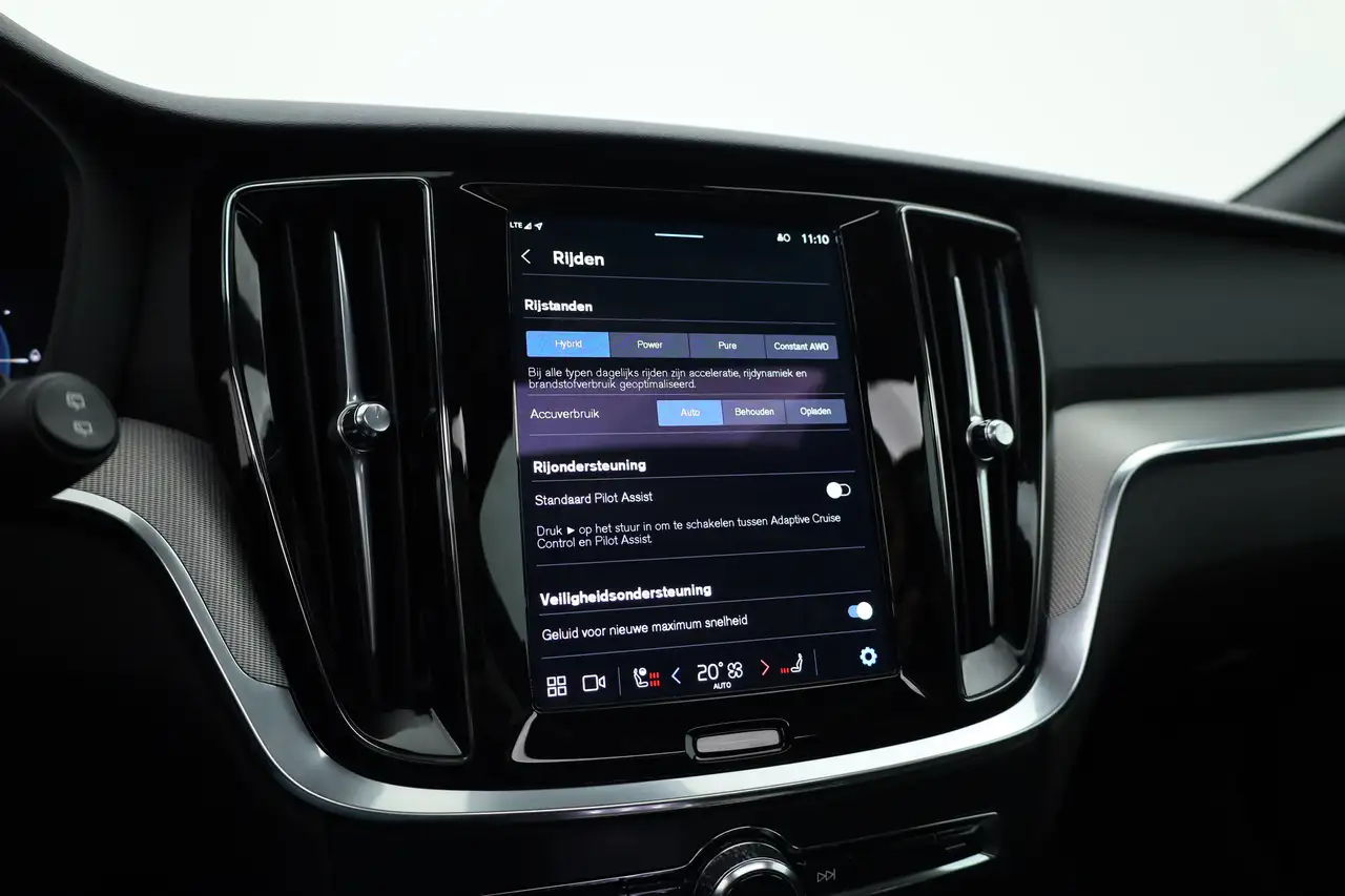 Volvo V60 2.0 T6 Plug-in hybrid AWD Plus Dark Pano Trekh, миниатюра 30